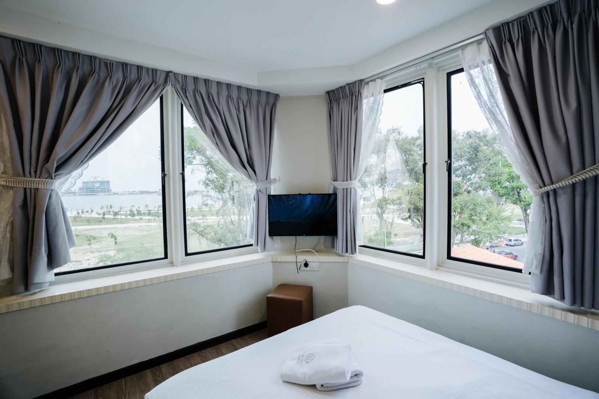 Wangs Hotel Gurney Drive George Town Exterior photo
